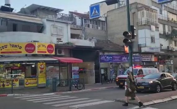 גבר אותר ללא רוח חיים בדירתו בפתח תקווה