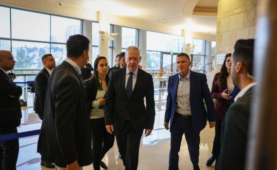 אדלשטיין: "זה לא עיתוי לפיטורי שר ביטחון"