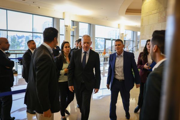 אדלשטיין: "זה לא עיתוי לפיטורי שר ביטחון"