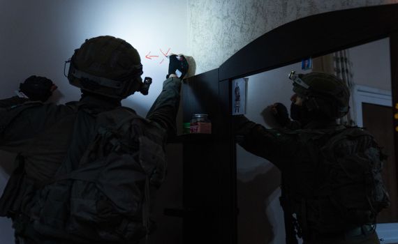 ביתו של המחבל מדיזינגוף מופה; בני משפחתו נעצרו