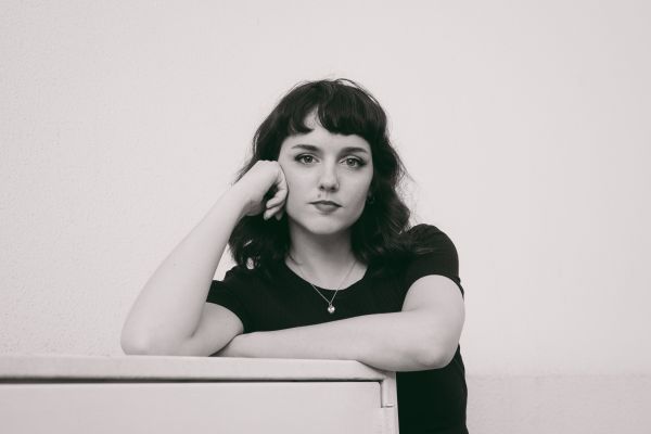 שלושה אקורדים ואינסוף רכות | הסינגל החדש של ענת מושקובסקי