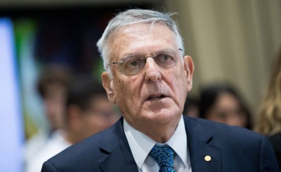 חתן פרס נובל: "אני פוחד פחד מוות מהחרדים"