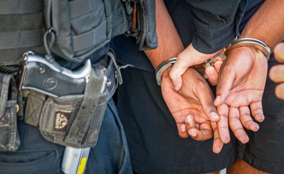 השב"כ בצעד חריג: יהודים נעצרו ונמנעו מלפגוש עו"ד