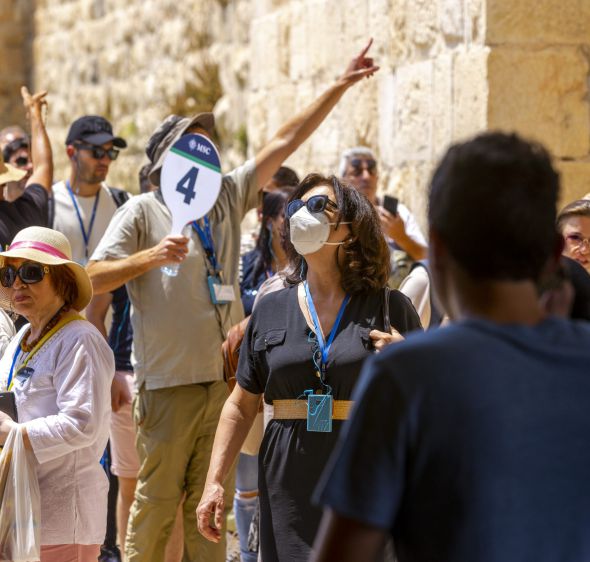 התאוששות ראשונית: 1.3 מיליון תיירים ביקרו בישראל ב-2025