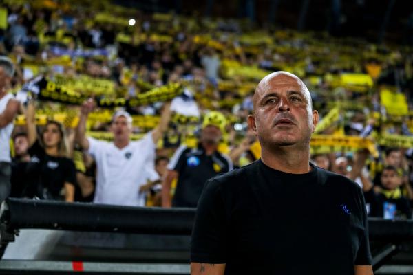 דרמה: מאמן בית"ר ירושלים יוסי אבוקסיס התפטר