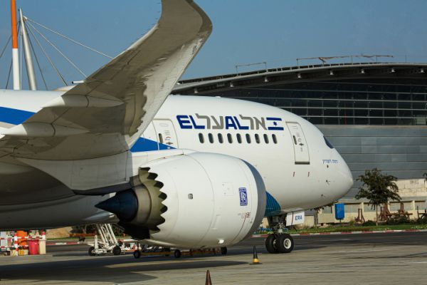 נוסע בטיסה תקף אנשי צוות, המטוס חזר לנתב"ג