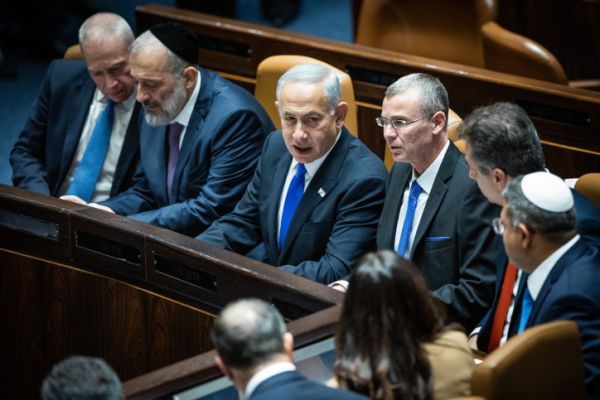 תשרוד? עמית סגל: התאריך שהקואליציה מכוונת אליו