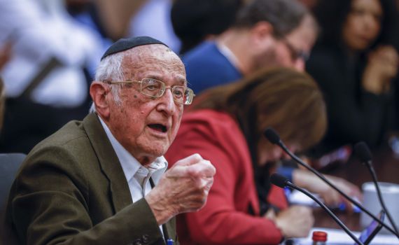 "בג"ץ מתעלם מהמשפט העברי; אני תומך ברפורמה"