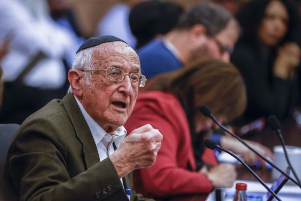 "בג"ץ מתעלם מהמשפט העברי; אני תומך ברפורמה"