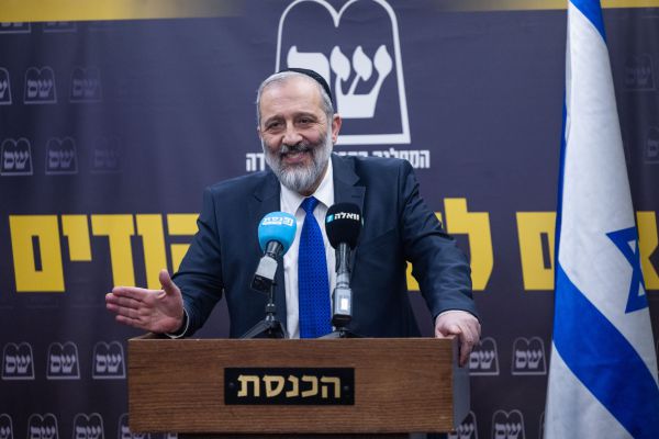 בדרך חזרה לממשלה: חוק דרעי אושר לקריאה ראשונה