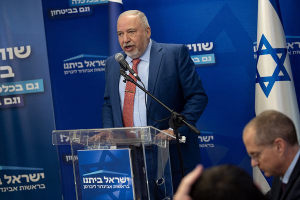 ליברמן: נגיש עתירה לבג"ץ לפסילת החוקים אם יעברו