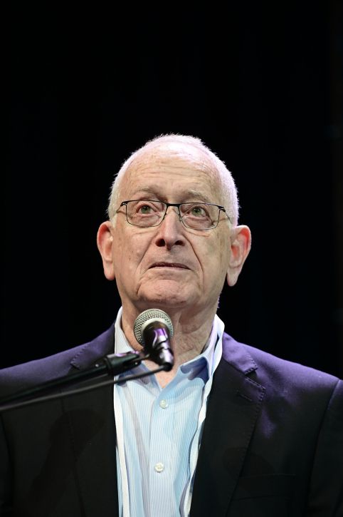 מבוכה לעיתון הארץ | עמוס שוקן: "תקלה קשה"