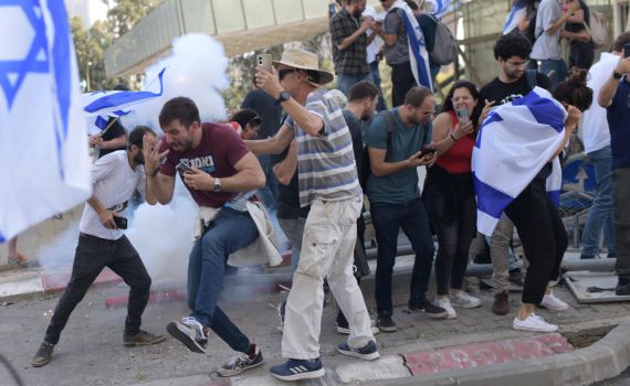 מח"ש פתחה בבדיקת זריקת רימוני ההלם בהפגנה