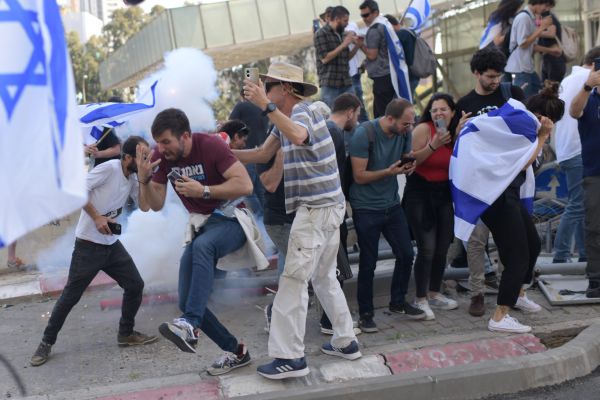 מח"ש פתחה בבדיקת זריקת רימוני ההלם בהפגנה
