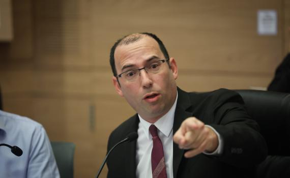 רוטמן נגד לפיד: "סכנה לביטחון הקהילות היהודיות"