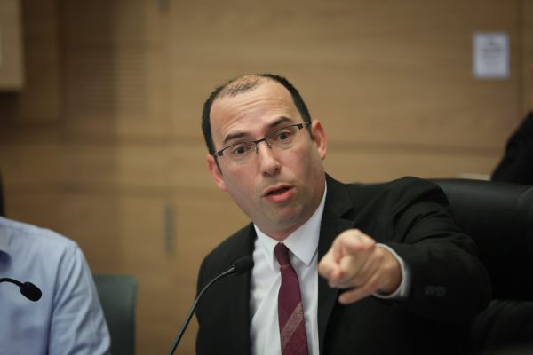 רוטמן משנה שוב את הרכב הוועדה לבחירת שופטים