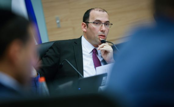 קצין הכנסת בהנחיה לשמחה רוטמן: "אל תגיע"