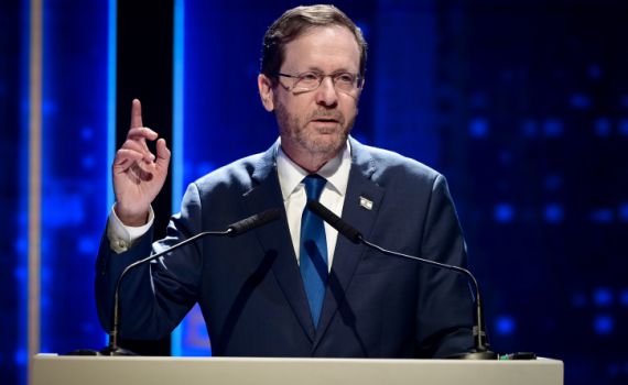 הרצוג: 'אנחנו בצומת דרכים, התהום במרחק נגיעה'