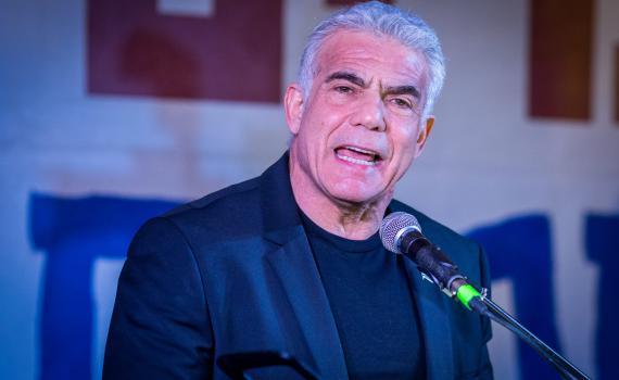 לפיד: אסור להסכים לרעיון המביש של מירי רגב