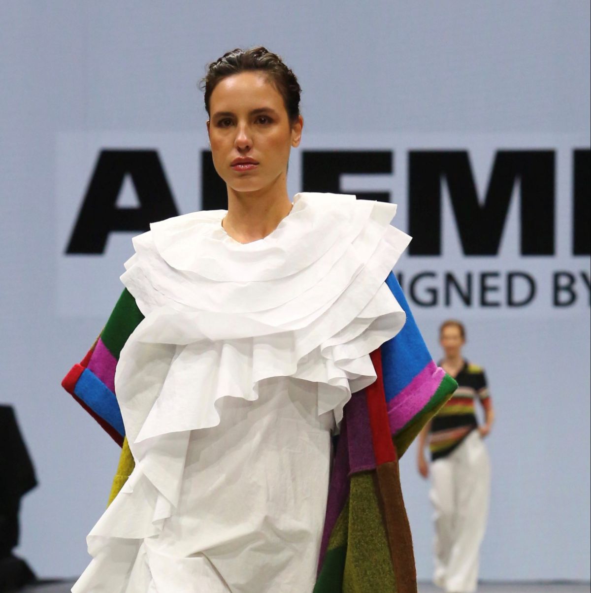 שר הדתות נגד ביזוי הטלית במסגרת שבוע האופנה