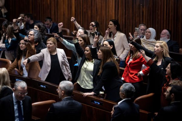 סליחה אישה, אולי נעזור לך אחרי הרצח הבא | דעה