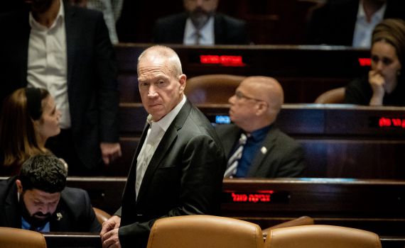 "גלנט לא צריך להתנצל": ח"כ טור פז במאמר לסרוגים