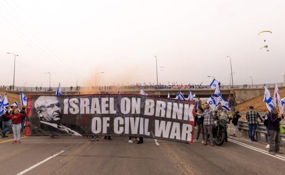 ראשי המחאות קוראים: להימנע מעימותים