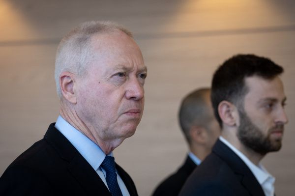 מסתמן: גלנט יתנצל בפני נתניהו ולא יפוטר