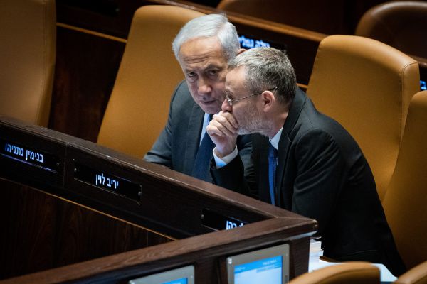 התרגיל של הקואליציה לדחיית ההצבעה