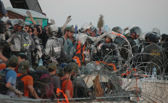 העיתונאי הוותיק מכה על חטא: "הייתי שטוף מוח"