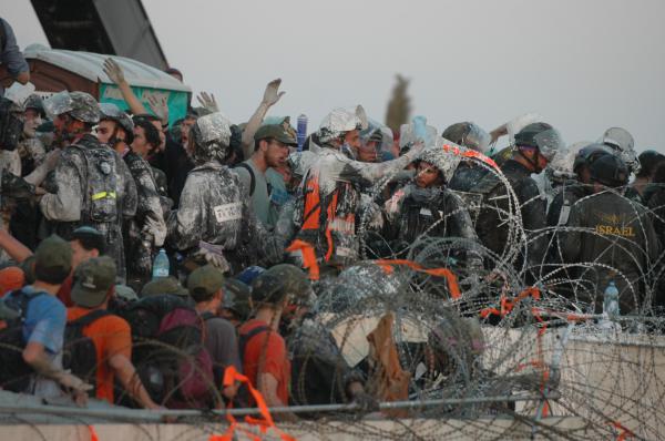 העיתונאי הוותיק מכה על חטא: "הייתי שטוף מוח"