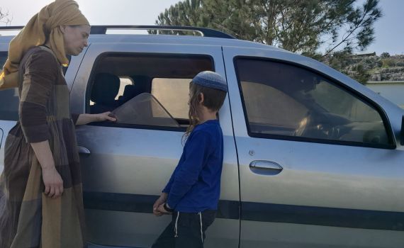 פיגוע אבנים נוסף: "התינוק ישב סנטימטרים משם"