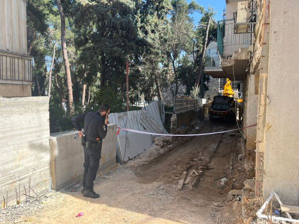 תאונה קשה בירושלים: פועל נפל מגובה, מצבו אנוש