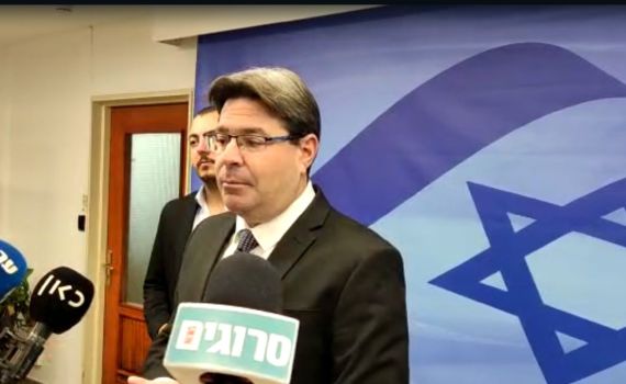 אקוניס על המפגינים: 'רובם לא מבינים על מה הרפורמה'