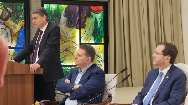 הנשיא מגייס את ראשי הרשויות: "אני צריך אתכם"