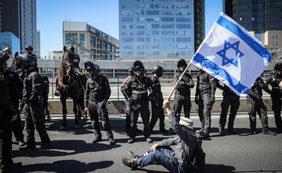 יאיר נתניהו תוקף את המשטרה: "מרד לכל דבר"