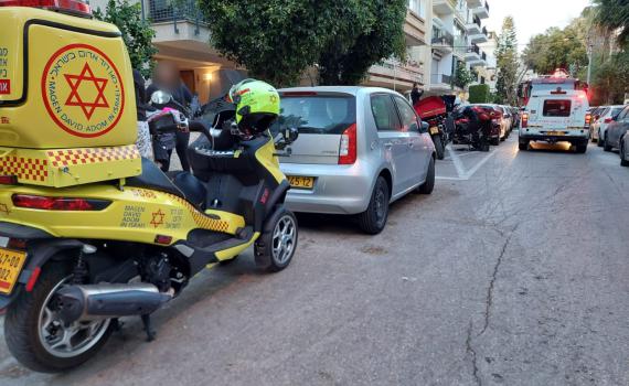 שריפה פרצה בדירה בתל אביב; בן 60 במצב קשה