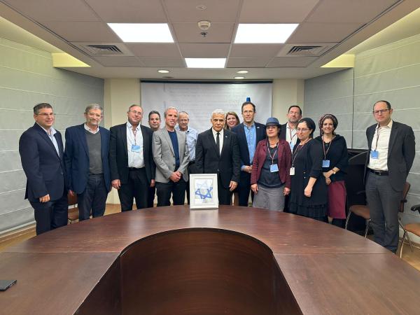 רבנים ורבניות סרוגים נפגשו עם יאיר לפיד