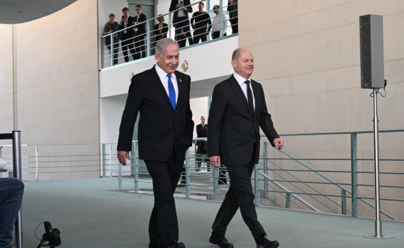 בזמן הפגישה עם נתניהו: הפגנה מול הפרלמנט בברלין