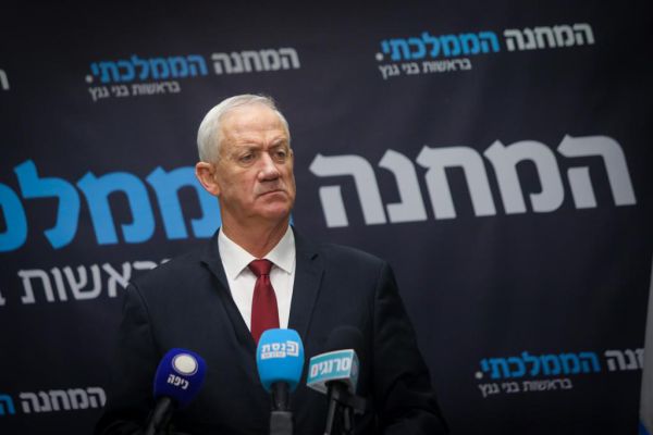 גנץ: "קורא למשפטנים – אל תסכימו להתמנות לעליון"