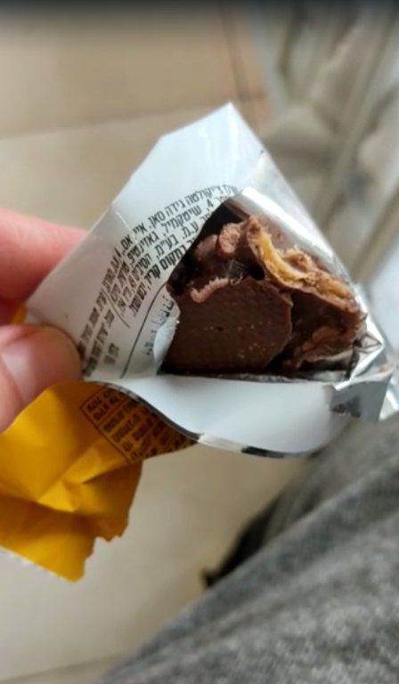 איכס: תולעת חיה בפסק זמן של שטראוס | צפו