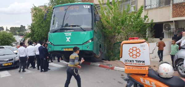 תאונה נוספת: הולך רגל נפגע מאוטובוס בירושלים, מצבו בינוני