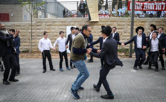 האם המחאה תצליח להסית את האש נגד הציבור החרדי?