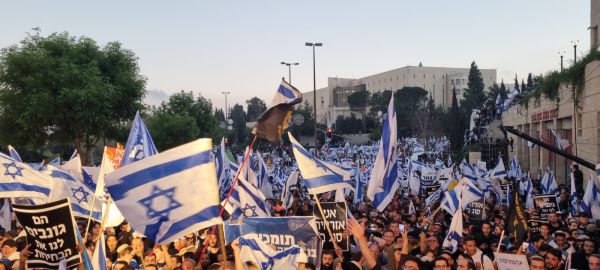 צייץ ומחק: ח"כ מ'יש עתיד' בעד הפגנת הימין