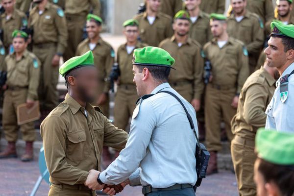 מרגש: צל"ש פיקוד הדרום הוענק לקשר של בר פלח הי'ד