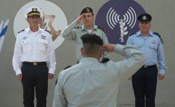 דו"צ הנכנס: "להרחיק את הפוליטיקה מצה"ל"