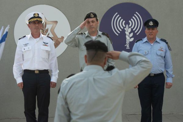 דו"צ הנכנס: "להרחיק את הפוליטיקה מצה"ל"