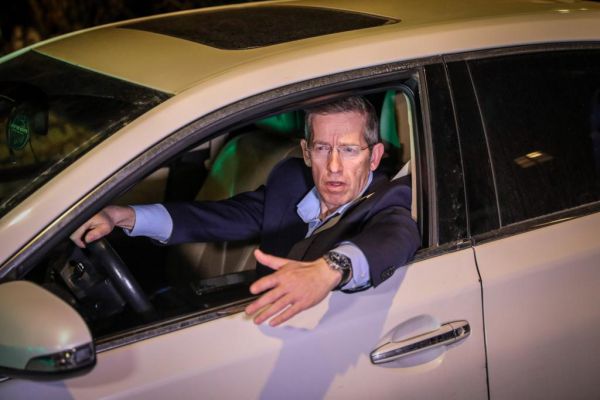 נציג נתניהו לשיחות: "אני אופטימי, מקווה שיהיה טוב"