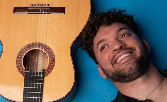 "תלתלים" | הזמר עידן ווילקיס בסינגל בכורה