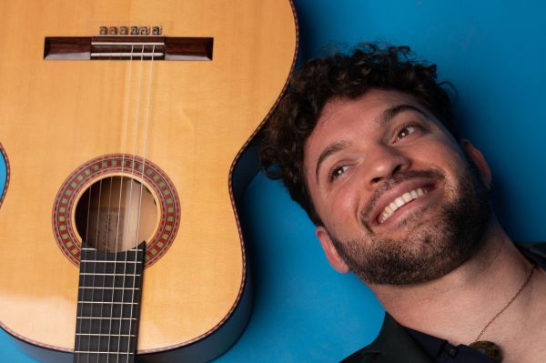 "תלתלים" | הזמר עידן ווילקיס בסינגל בכורה